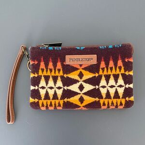 Rare Pendleton THREE POCKET KEEPER Multicolor Geometric Wristlet NWOT